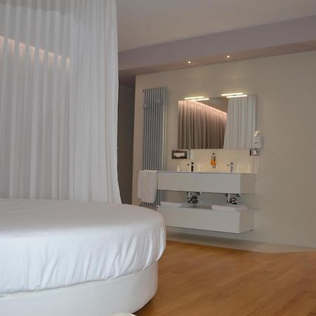 Suite Testani โฟรซีโนเน ภายนอก รูปภาพ