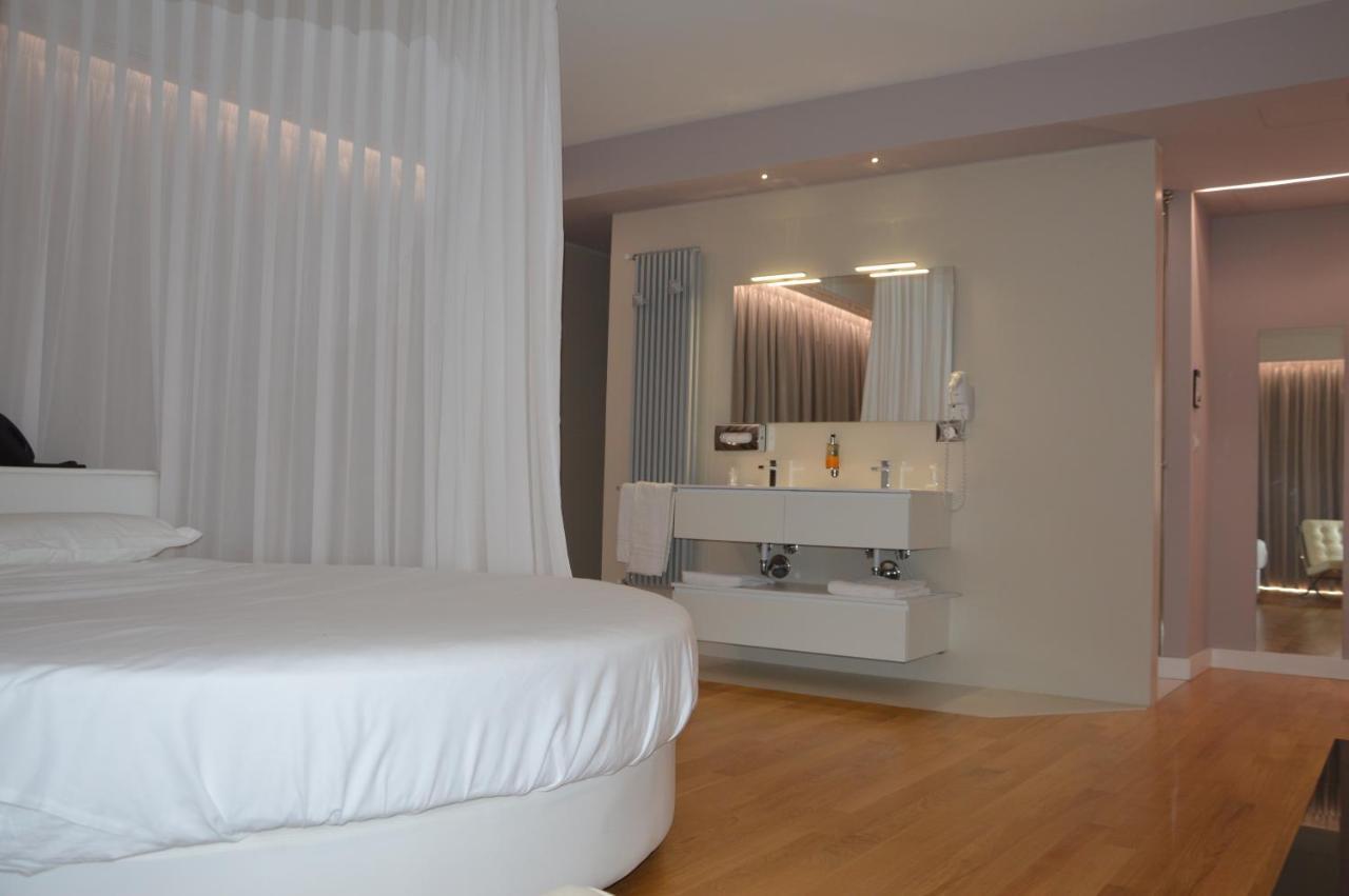 Suite Testani โฟรซีโนเน ภายนอก รูปภาพ